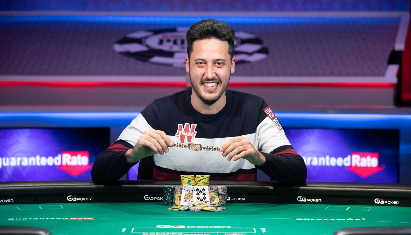 Adrian Mateos, spanischer Meister des strategischen Pokerspiels