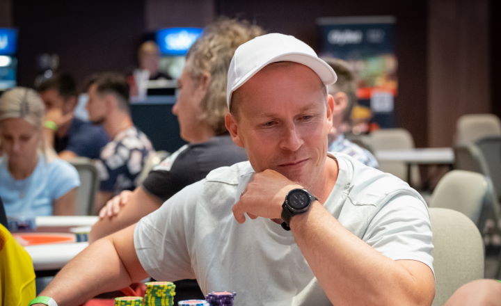 Lasse Laukkarinen führt nach Tag 1b des Festivals in Tallinn