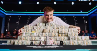 Der 22-jährige Lucas Jumalon gewinnt das WSOP Main Event 2026 ($10M)