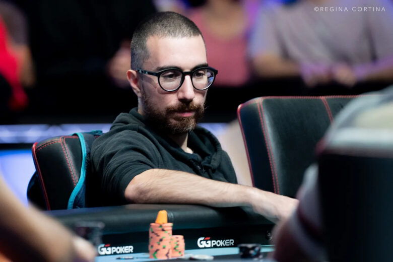 Hammoud, erfahrener Freizeitspieler aus Montreal und Stammgast im Playground Poker Club, spielt seit 2012 Live-Turniere.