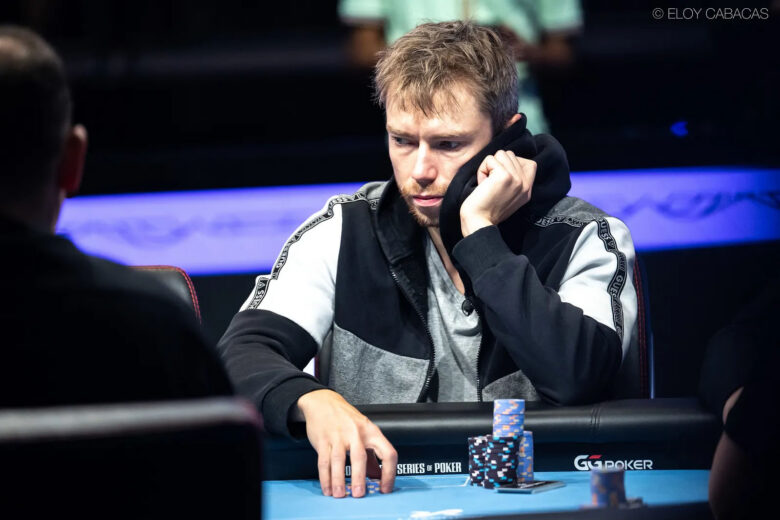 Boos ist vor allem bei Turnieren bis $500 zu Hause und zählt am Final Table zu den Außenseitern.